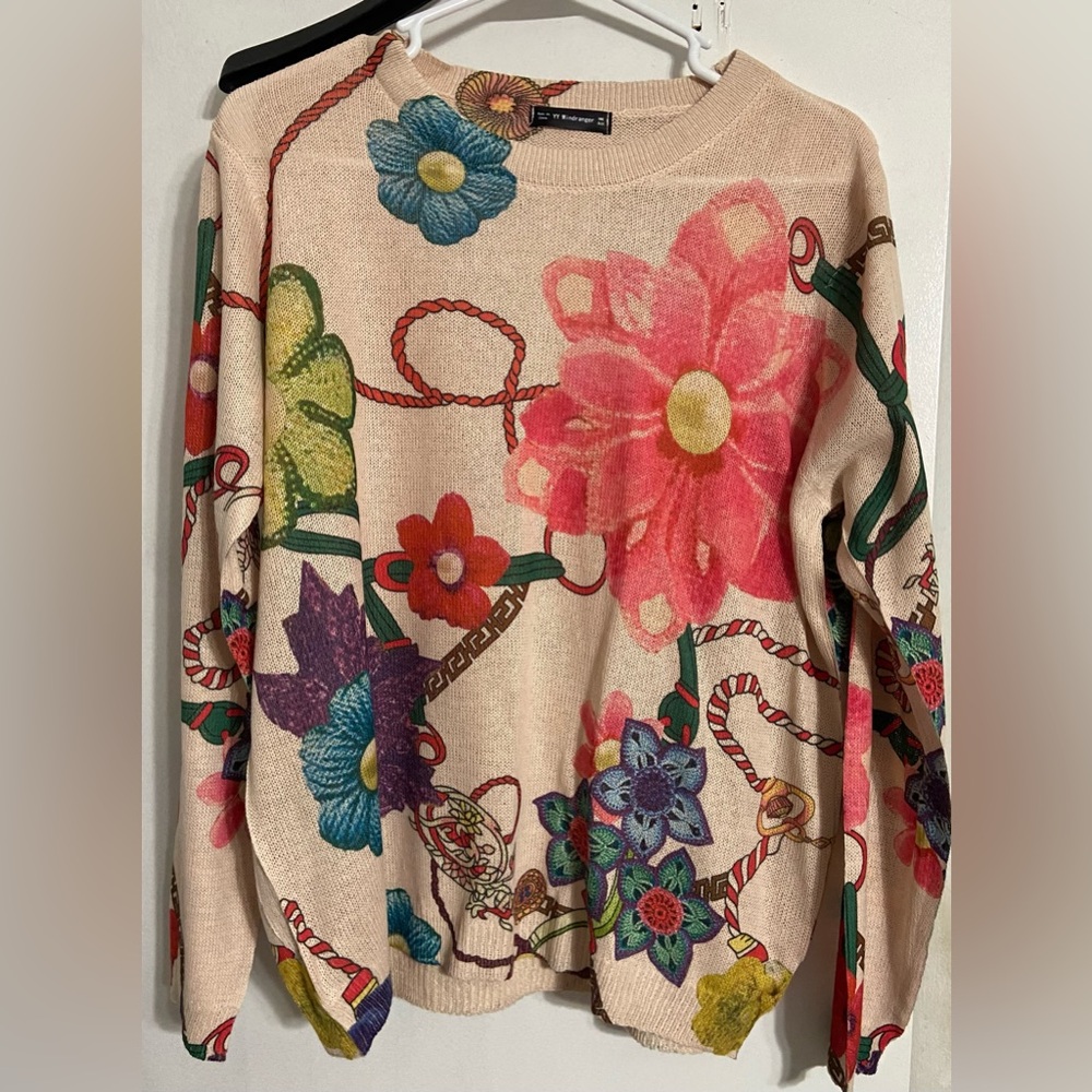 Light weight sweater